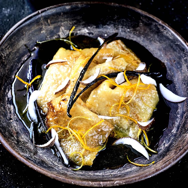 Recette de crêpes façon "Suzette" saveurs exotiques par Loïc Raison.