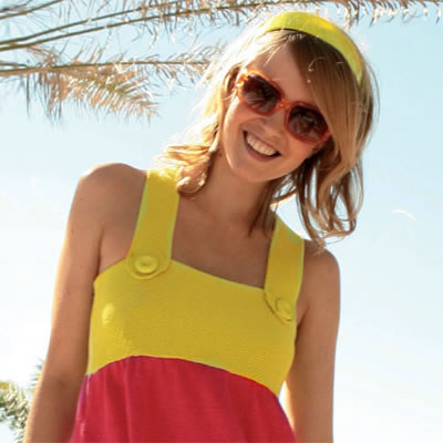 Modèle expliqué gratuit : robe à bretelles en tricot. Modèle expliqué gratuit : robe à bretelles en tricot.