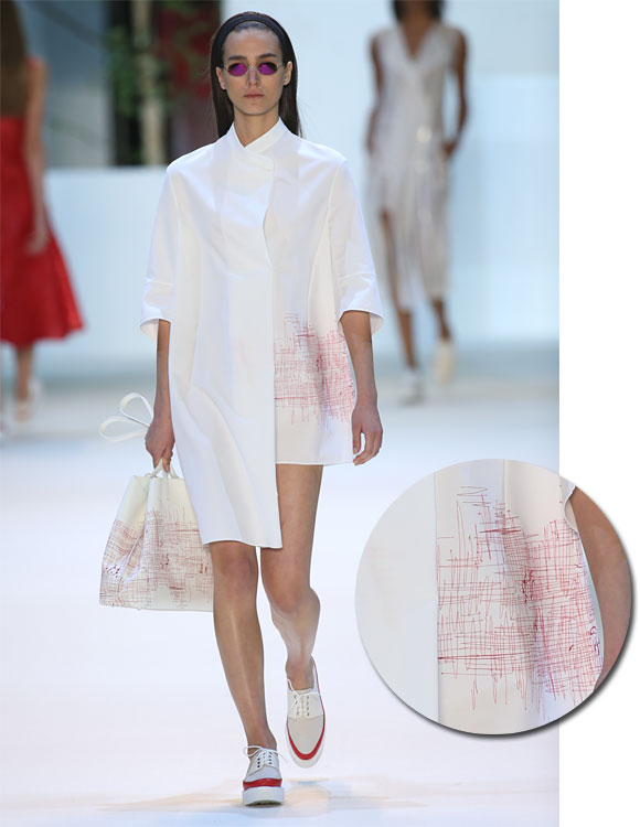 Les gribouillis : collection printemps-été 2016 AKRIS Les gribouillis : collection printemps-été 2016 AKRIS
