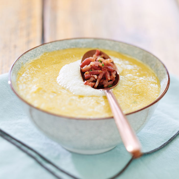 Velouté d'endives, émulsion aux lardons fumés