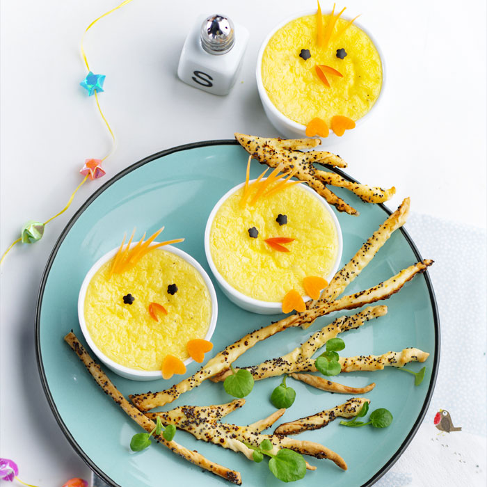 Entrée spéciale Pâques : poussins crèmes aux oeufs, légumes et parmesan.