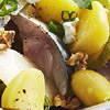 Salade de pommes de terre primeur, poire, maquereau, chèvre et noix