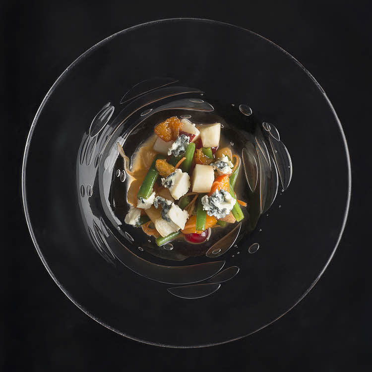 Recette de Pierre Gagnaire : tartare de fruits, légumes et Saint Agur au sirop acidulé @Jacques_Gavard Recette de Pierre Gagnaire : tartare de fruits, légumes et Saint Agur au sirop acidulé @Jacques_Gavard