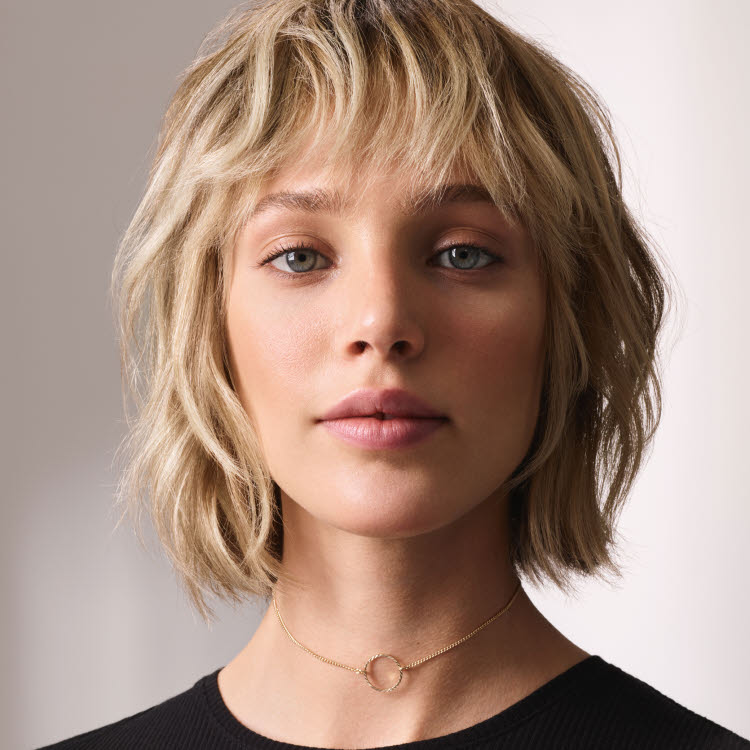 Coupe et coiffure cheveux mi-longs DESSANGE Paris - Printemps-été 2019.