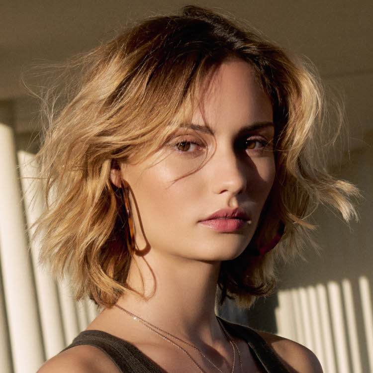 Coupe et coiffure cheveux mi-longs MOD's HAIR - Printemps-été 2019.