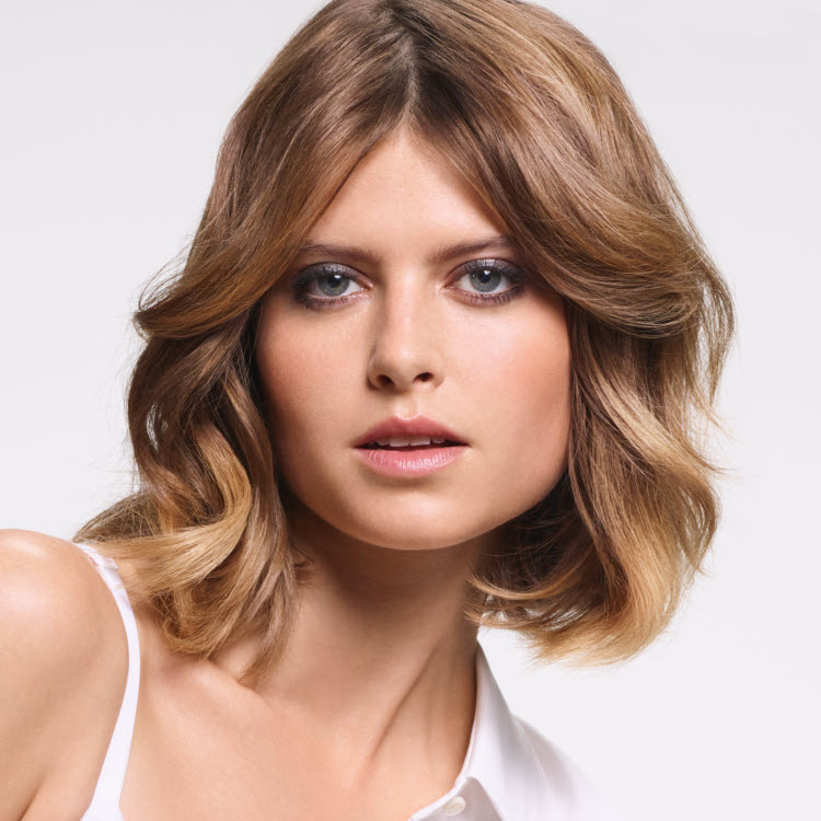 Coupe et coiffure cheveux mi-longs Camille ALBANE - Printemps-été 2019.