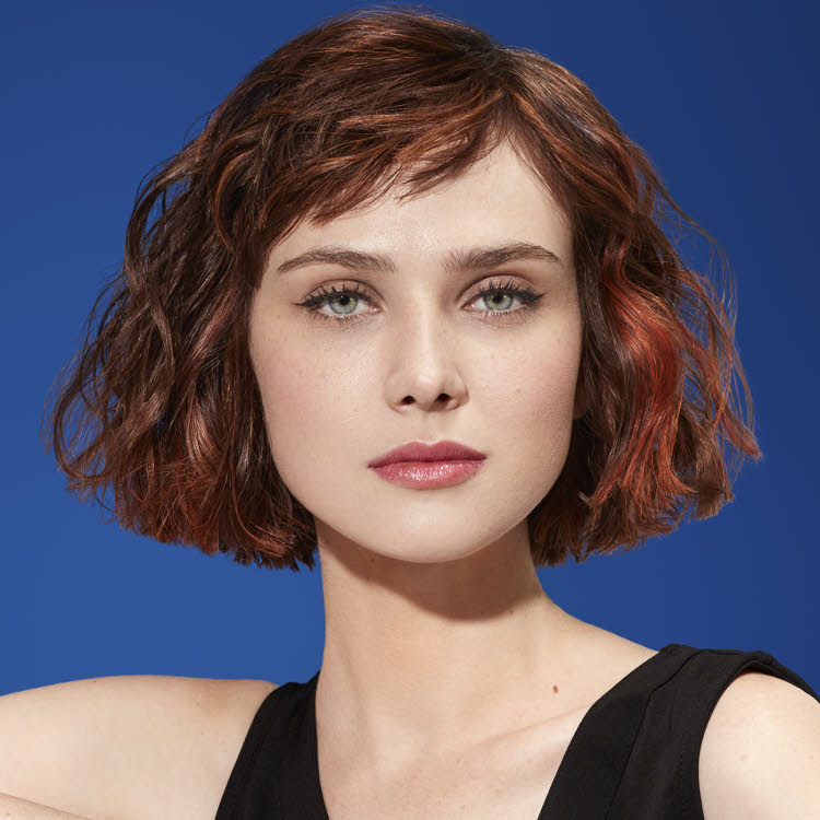 Coupe et coiffure cheveux mi-longs INTERMEDE - Printemps-été 2019.