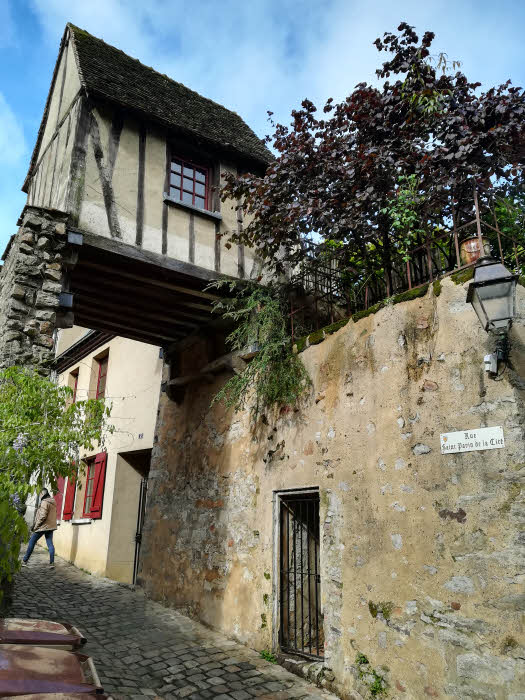 Le Mans, la "maison suspendue", rue Saint Pavin de la Cité © ABCfeminin.com.