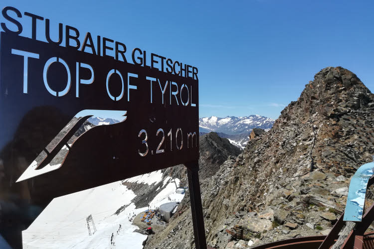 On the top of Tyrol sur le Stubaier Gletscher © ABCfeminin.