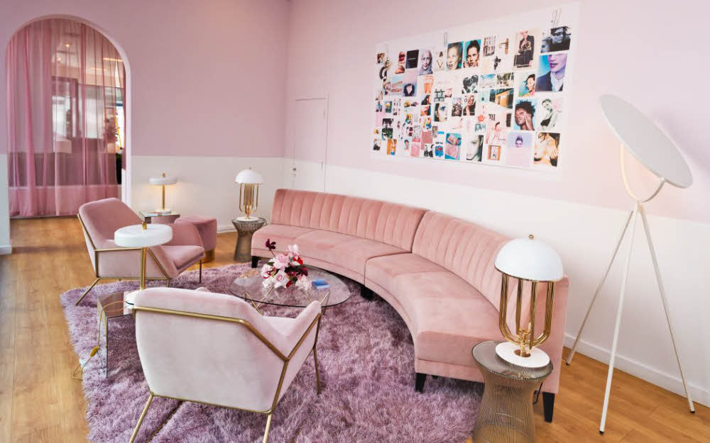 Luminaire Glossier Project. Luminaire Glossier Project.