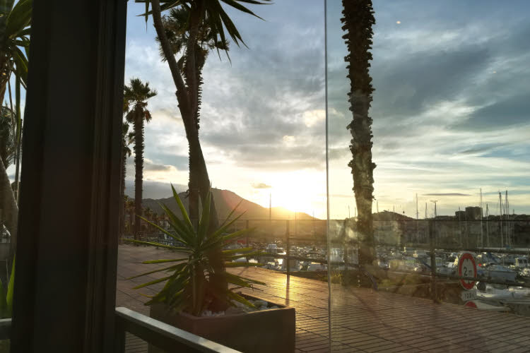 Coucher de soleil sur le port de Banyuls-sur-Mer © ABCfeminin.com.