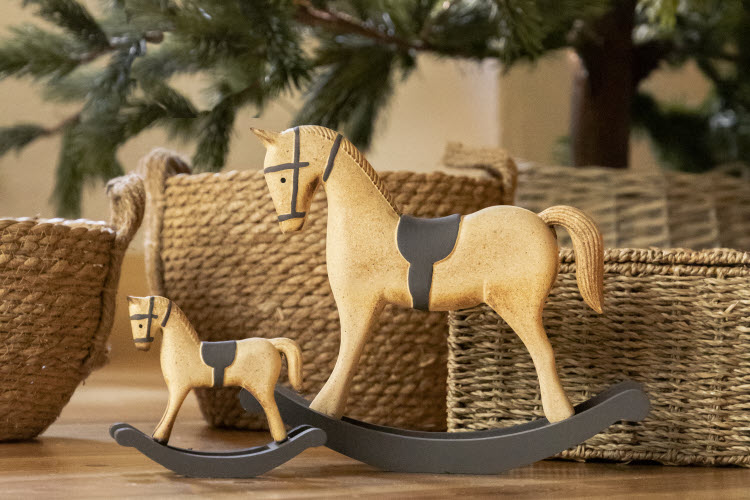 Décor Muy Mucho. Décor Muy Mucho.