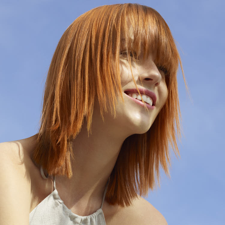 Coupe et coiffure cheveux mi-longs Camille ALBANE - Printemps-été 2021.