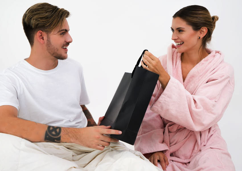 Les meilleurs cadeaux pour pimenter votre relation de couple