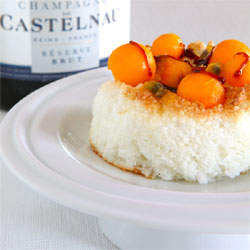 Palet moelleux à la noix de coco, mangue, fruits de la passion et caramel au Champagne Palet moelleux à la noix de coco, mangue, fruits de la passion et caramel au Champagne