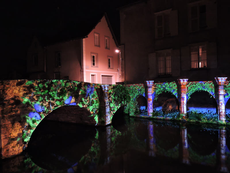 Les ponts et lavoirs de la ville basse de Chartres © ABCfeminin.com - (Scénographie : M2creative).