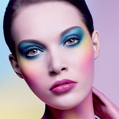 Maquillage avec la palette Artist Shadow de Make Up For Ever