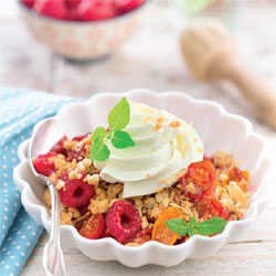 Crumble framboises, tomates et crème basilic citron