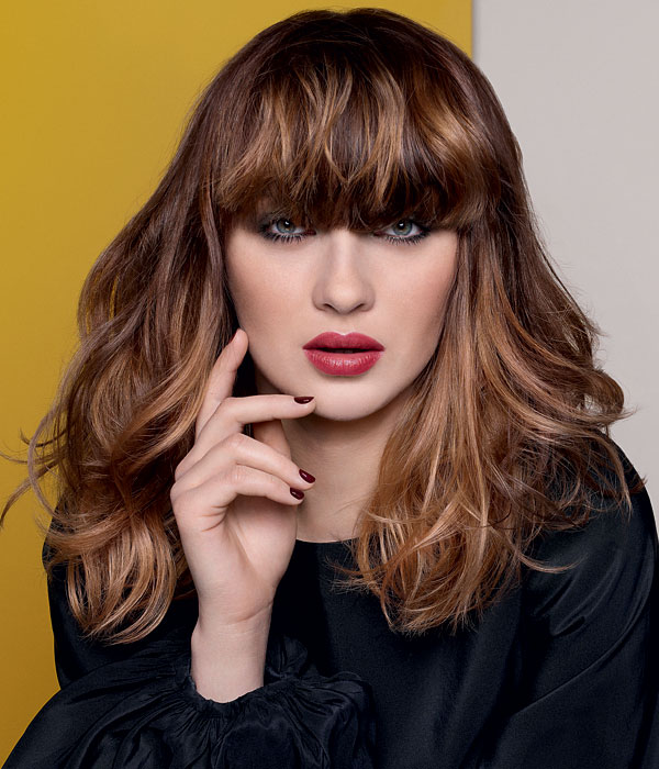 Cheveux ondulés et longs - Coiffure DESSANGE Paris - automne-hiver 2014-2015 Cheveux ondulés et longs - Coiffure DESSANGE Paris - automne-hiver 2014-2015
