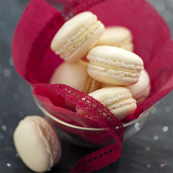 ZOOM macarons au Boursault, amandes et baies roses