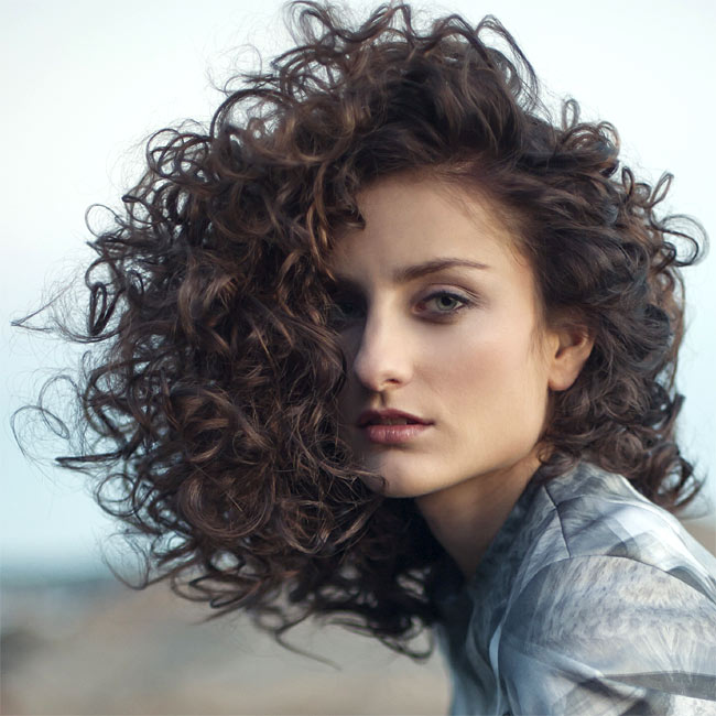 Coiffure cheveux longs - INTERCOIFFURE - tendances printemps-été 2015