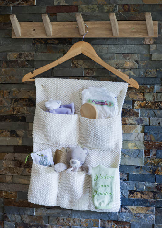 Tricot expliqué : RANGEMENT à suspendre au point de riz.