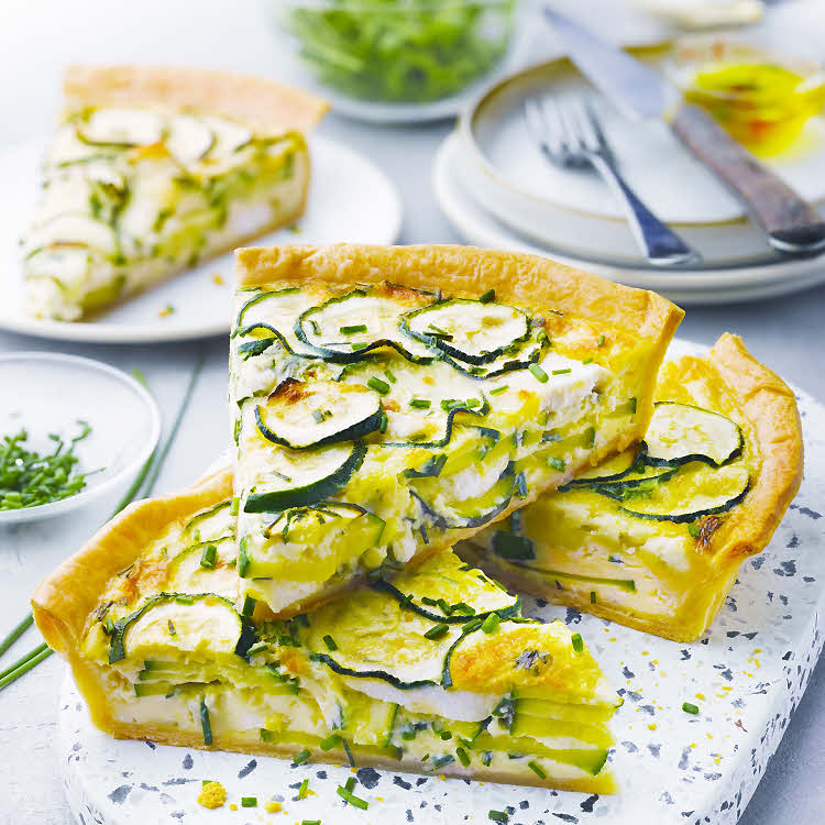 Recette de tarte aux courgettes, crottin de chèvre et ciboulette