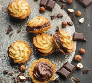 Petits sablés aux noisettes et à la ganache chocolat