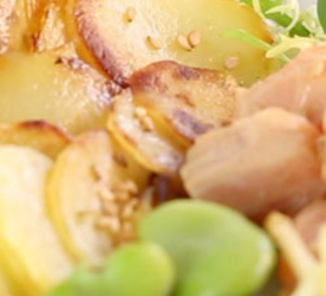 Salade bowl de pommes de terre primeur, avocat et saumon frais