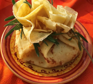 Crêpes en aumônière à la compotée de pomme cannelle