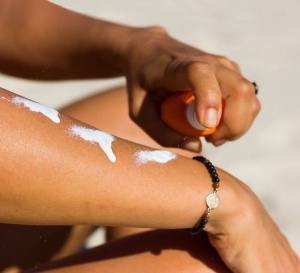 Dossier SOLEIL : peut-on bronzer sans dégâts pour la peau ?