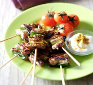 recette : petites brochettes de veau au curry