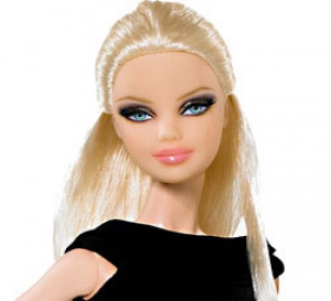 black collection pour Barbie, la plus mini des top model