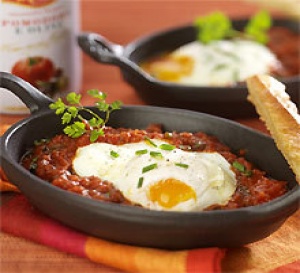 recette : oeufs pochés sur compotée de tomate au thym