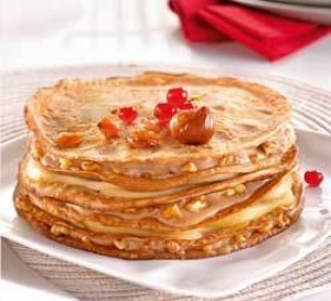 recette de Laurence Salomon : gâteau de crêpes à la châtaigne, poires et noix