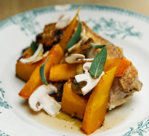 Recette santé de chef : filet de poulet saumuré accompagné de potimarron poêlé