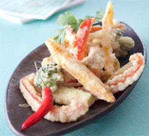 assortiment de tempura de légumes au sésame, sauce Gourmande à la tomate