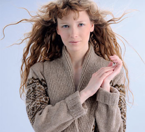 Longue veste jacquard à col châle à tricoter - explications gratuites