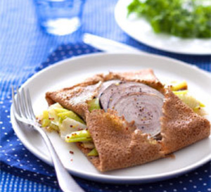 galettes de blé noir aux poireaux fondants et andouille de Guémené