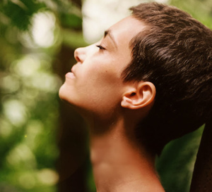 Découvrez des techniques de respiration pour rester toujours sereine