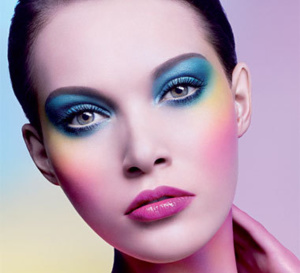 Les fards Artist Shadow de Make Up for Ever vus par Makka Elonheimo