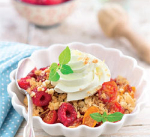 Recette : Crumble framboises, tomates et crème basilic citron