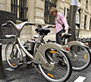 Velib', bol d’air en roue libre dans les rues parisiennes