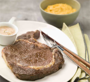 entrecôte snackée au foie gras et sa purée de potimarron par Marc Boissieux