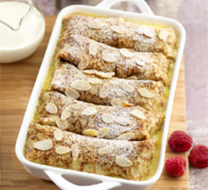 Gâteau de crêpes, gratiné aux fruits et aux amandes