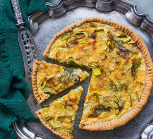 Quiche aux poireaux à la moutarde et au conté