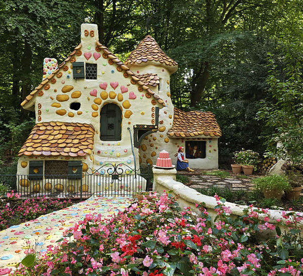 Efteling - La maison de pain d'épices du conte Hansel et Gretel © ABCfeminin.com.