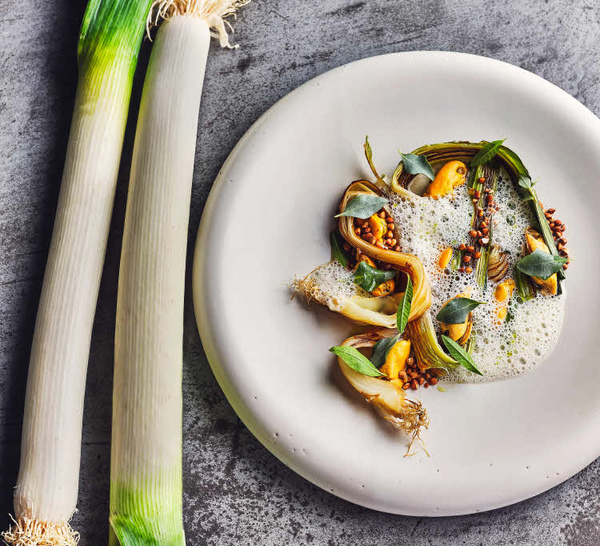 Recette de moules de Bouchot et poireaux de Normandie confits ©VictorMercier_GuillaumeCzerw.