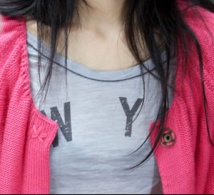 Voir la vie en rose avec ce gilet raglan tendance à tricoter - explications gratuites