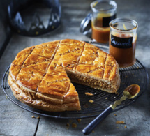 Galette des rois à la frangipane et caramel au beurre salé